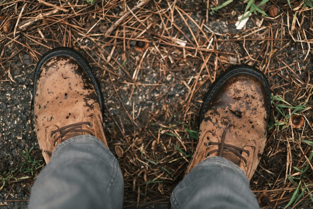 how to get paint off shoes