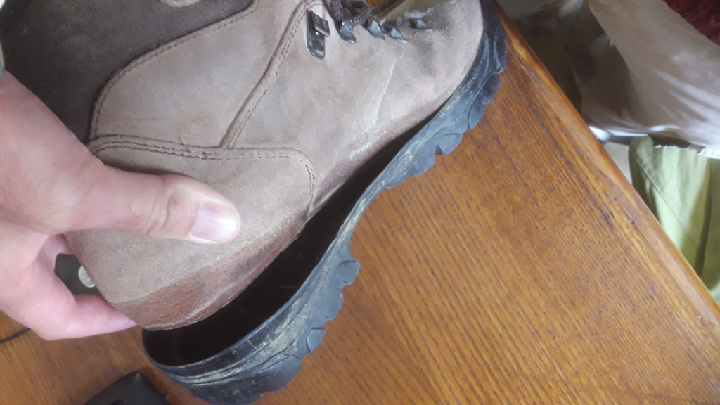 how to repair rubber soled shoes